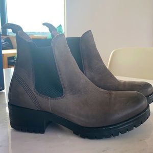 Bueno Florida new buck Chelsea boot